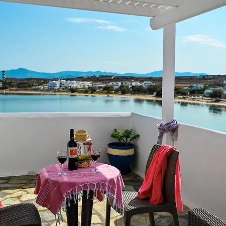 Beachfront Luxury Bocamviglies - Naoussa Cycladic Haven Bed & Breakfast *
