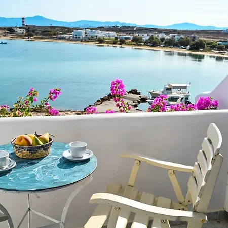 Beachfront Luxury Bocamviglies - Naoussa Cycladic Haven Bed & Breakfast