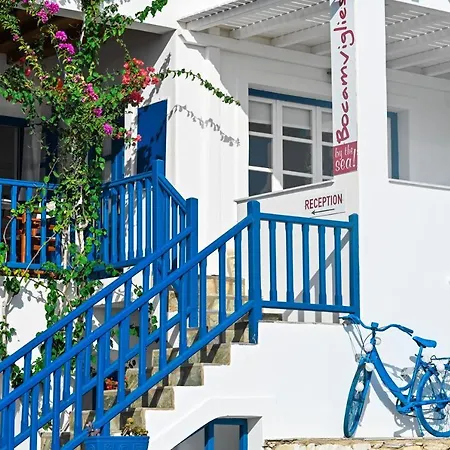 Beachfront Luxury Bocamviglies - Naoussa Cycladic Haven *